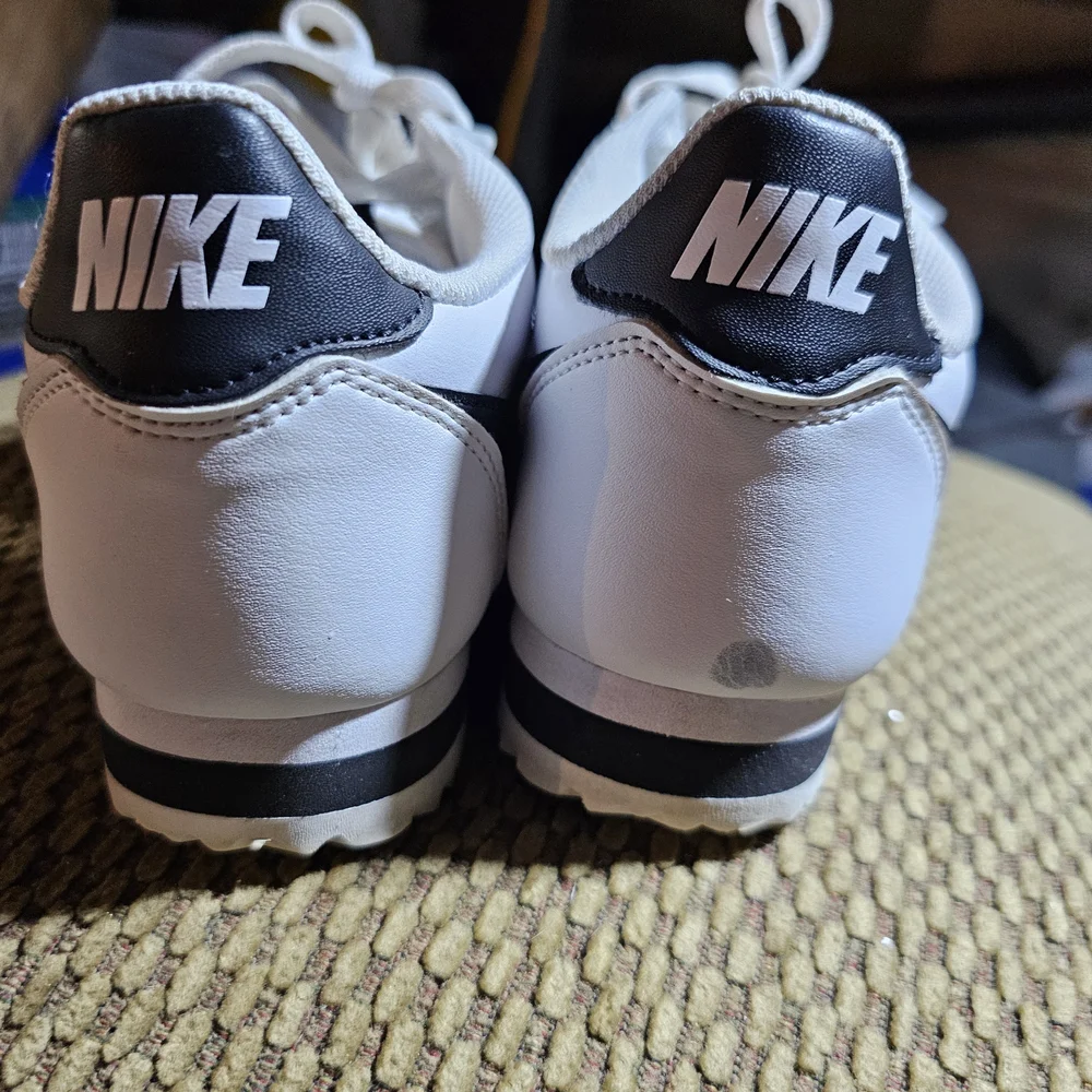 Nike White Sneakers with Black Accents - Picture 3 of 8